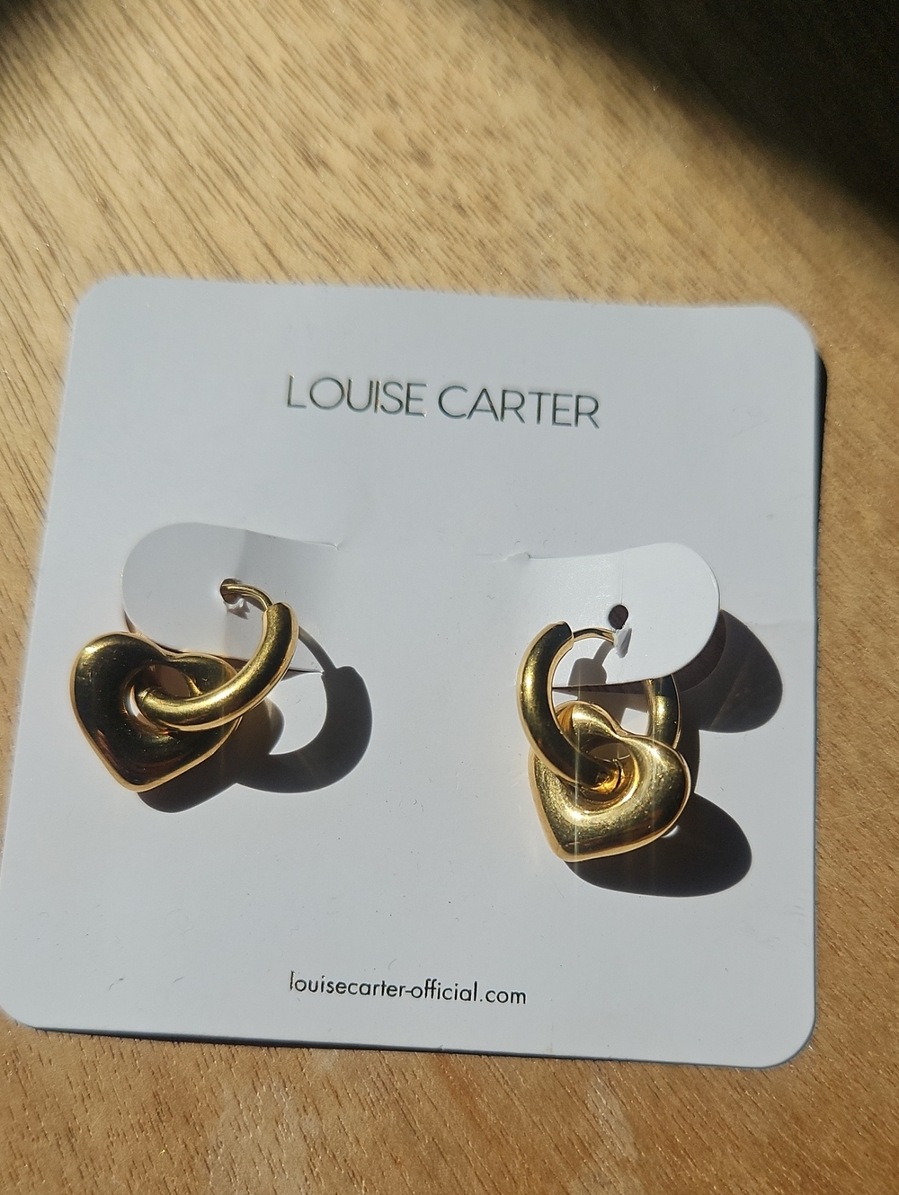 NWT Louise Carter Gold Huggie Hoop Heart Link Drop Earrings